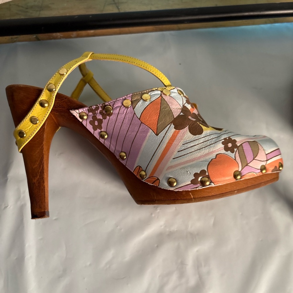 Dolce & Gabbana Leather Floral Clogs - Size 7